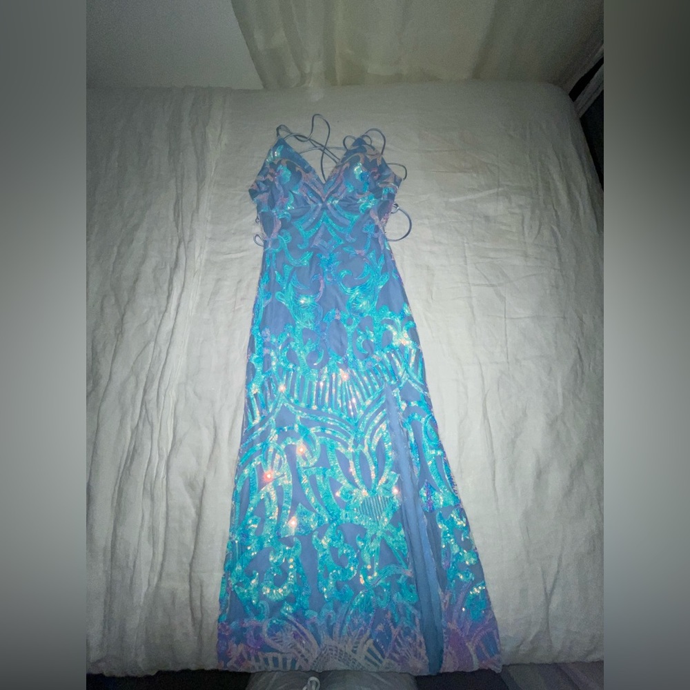 Prom dress - Picture 1 of 3